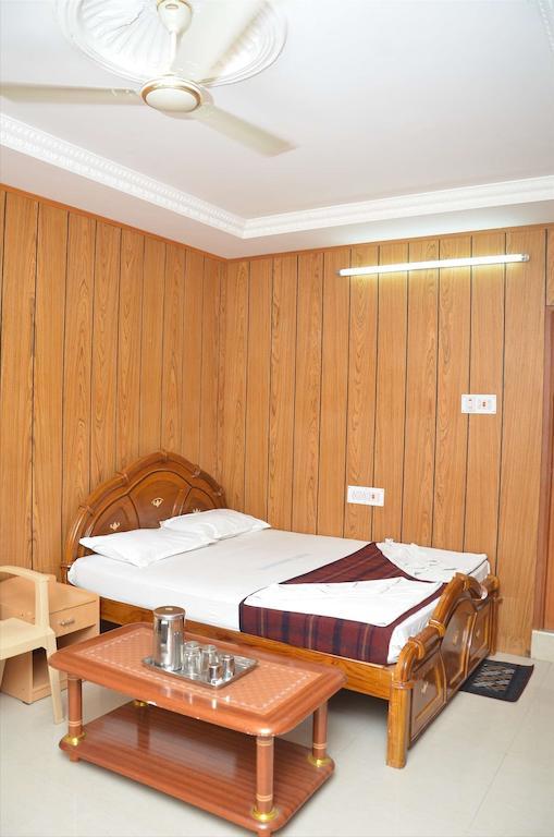 Saravanan Lodge Ченай Стая снимка